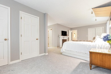 ***GOLF FRONT HOME ON 1 ACRE IN FOXFIRE!*** This spacious on Foxfire Golf and Country Club in North Carolina - for sale on GolfHomes.com, golf home, golf lot