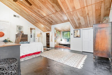 ***GOLF FRONT HOME ON 1 ACRE IN FOXFIRE!*** This spacious on Foxfire Golf and Country Club in North Carolina - for sale on GolfHomes.com, golf home, golf lot