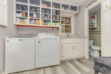 ***GOLF FRONT HOME ON 1 ACRE IN FOXFIRE!*** This spacious on Foxfire Golf and Country Club in North Carolina - for sale on GolfHomes.com, golf home, golf lot