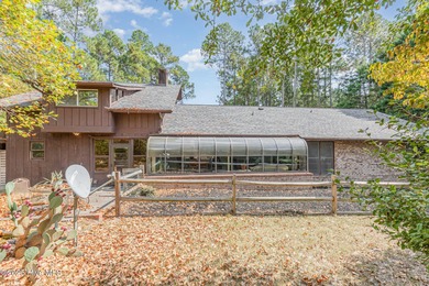 ***GOLF FRONT HOME ON 1 ACRE IN FOXFIRE!*** This spacious on Foxfire Golf and Country Club in North Carolina - for sale on GolfHomes.com, golf home, golf lot