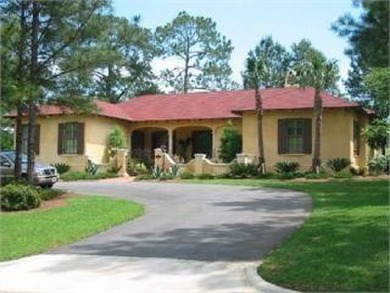 This beautiful 3 bed, 3 1/2 bath home is located on the 17th on Valdosta Country Club in Georgia - for sale on GolfHomes.com, golf home, golf lot