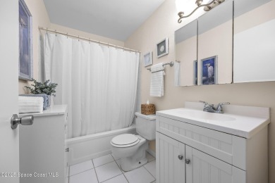 Welcome to this beautifully maintained second-floor condo in the on Mallards Landing Golf Course in Florida - for sale on GolfHomes.com, golf home, golf lot