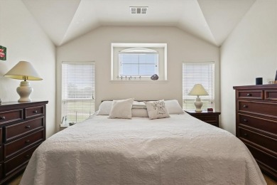 Enjoy golf course living in this beautifully maintained 3 bed on Oakmont Country Club in Texas - for sale on GolfHomes.com, golf home, golf lot