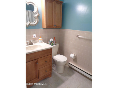 CLEAN & Move-In Ready Oakwood Two model w/ Two Full Baths in a on Keswick Village Golf Course in New Jersey - for sale on GolfHomes.com, golf home, golf lot