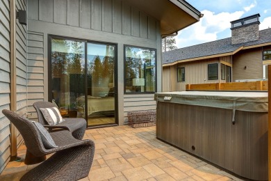 Gorgeous Forestbrook two level Aspen plan with stunning water on Sunriver Caldera Springs Golf Course in Oregon - for sale on GolfHomes.com, golf home, golf lot