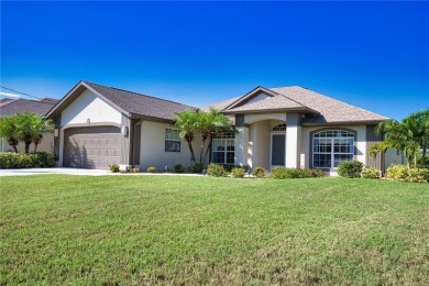 Step into this WELL MAINTAINED, MOVE IN READY, TURN KEY on Rotonda Golf and Country Club - Long Marsh  in Florida - for sale on GolfHomes.com, golf home, golf lot