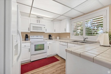 Beautiful turn-key Las Palmas condo-ready for you or your on Sunbrook Golf Course in Utah - for sale on GolfHomes.com, golf home, golf lot