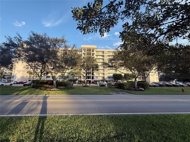 Welcome to this spacious 2 bed, 2 bath condo at 3250 N Palm Aire on Palm-Aire Country Club and Resort - The Oaks in Florida - for sale on GolfHomes.com, golf home, golf lot