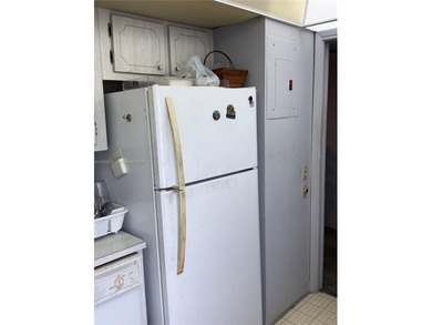 Welcome to this spacious 2 bed, 2 bath condo at 3250 N Palm Aire on Palm-Aire Country Club and Resort - The Oaks in Florida - for sale on GolfHomes.com, golf home, golf lot