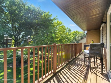 Gorgeous, Bright & Move-In Ready Condo in Butterfield Manor! on Village Links of Glen Ellyn in Illinois - for sale on GolfHomes.com, golf home, golf lot