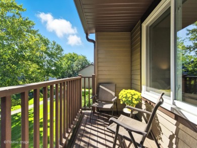 Gorgeous, Bright & Move-In Ready Condo in Butterfield Manor! on Village Links of Glen Ellyn in Illinois - for sale on GolfHomes.com, golf home, golf lot