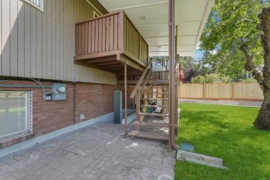 Charming home situated on Mick Riley Golf Course, offering on Mick Riley Golf Course in Utah - for sale on GolfHomes.com, golf home, golf lot