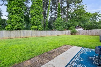 Fully remodeled and updated throughout. New roof in 2024 on Foxwood Golf Club in Arkansas - for sale on GolfHomes.com, golf home, golf lot