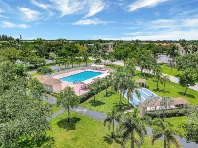 Welcome to this gorgeous penthouse condo in Huntington Lakes on Marina Lakes Golf Course in Florida - for sale on GolfHomes.com, golf home, golf lot