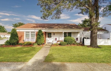 Welcome to 467A Chelsea Ct a beautiful move=in ready in the on Leisure Village West Assoc. in New Jersey - for sale on GolfHomes.com, golf home, golf lot