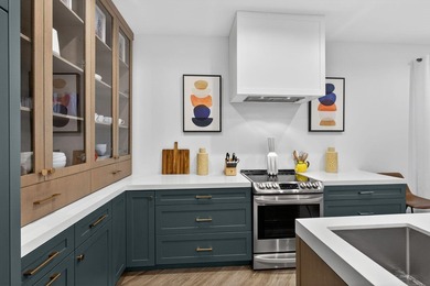 You'll find easy living in this move-in ready Arts and Crafts on Lake Worth Municipal Golf Course in Florida - for sale on GolfHomes.com, golf home, golf lot