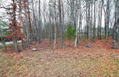 Beautiful building lot located in the Dorchester community of on Dorchester Country Club in Tennessee - for sale on GolfHomes.com, golf home, golf lot