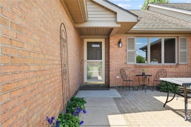 Beautiful move-in ready condo located 1 block from Little Miami on WGC Golf Course in Ohio - for sale on GolfHomes.com, golf home, golf lot