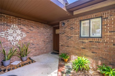 Welcome to this charming single story villa-styled condo over on Wekiva Golf Club in Florida - for sale on GolfHomes.com, golf home, golf lot