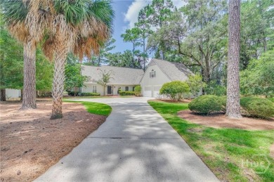 Spacious home on a large corner lot overlooking the 6th Green of on The Landings Club - Marshwood in Georgia - for sale on GolfHomes.com, golf home, golf lot