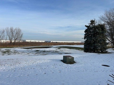 Want OPENNESS & PRIVACY? This End Unit, 2 Bedroom, 2 Bath Ranch on The Links at Carillon in Illinois - for sale on GolfHomes.com, golf home, golf lot