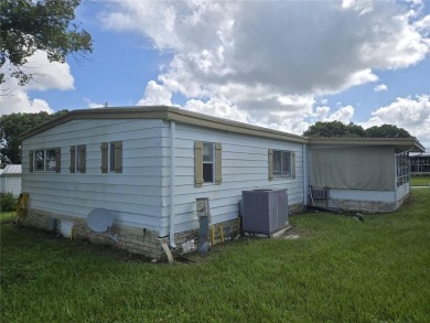 ZELLWOOD STATION 2 BEDROOM 2 BATH HOME. FEE SIMPLE, MEMBRANE on Zellwood Station Country Club in Florida - for sale on GolfHomes.com, golf home, golf lot