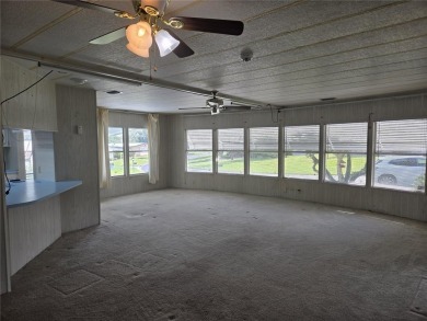 ZELLWOOD STATION 2 BEDROOM 2 BATH HOME. FEE SIMPLE, MEMBRANE on Zellwood Station Country Club in Florida - for sale on GolfHomes.com, golf home, golf lot