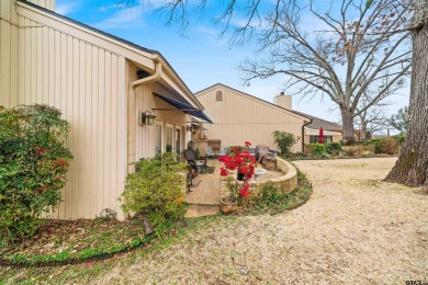 Stunning Updated Townhome in Emerald Bay on Lake Palestine on Emerald Bay Club in Texas - for sale on GolfHomes.com, golf home, golf lot