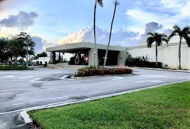 UNDOUBTEDLY THE NICEST 1/1 IN ALL OF WYNMOOR.  EXPANDED FLOOR on Wynmoor Golf Course in Florida - for sale on GolfHomes.com, golf home, golf lot