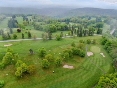 Charming & updated 2 bedroom, 2 bath condo in Mountain Villas - on Seven Springs Mountain Resort in Pennsylvania - for sale on GolfHomes.com, golf home, golf lot