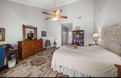 Stunning Updated Townhome in Emerald Bay on Lake Palestine on Emerald Bay Club in Texas - for sale on GolfHomes.com, golf home, golf lot