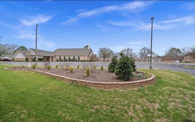 Stunning Updated Townhome in Emerald Bay on Lake Palestine on Emerald Bay Club in Texas - for sale on GolfHomes.com, golf home, golf lot