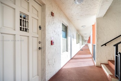 Welcome to this spacious corner 2-bedroom, 2-bath residence on Hollybrook Golf and Tennis Club  in Florida - for sale on GolfHomes.com, golf home, golf lot