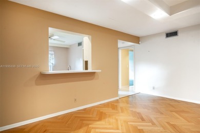 Welcome to this spacious corner 2-bedroom, 2-bath residence on Hollybrook Golf and Tennis Club  in Florida - for sale on GolfHomes.com, golf home, golf lot