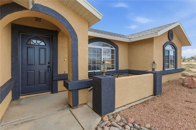 Welcome to golf course living in beautiful Valle Vista, Kingman on Valle Vista Golf Course in Arizona - for sale on GolfHomes.com, golf home, golf lot