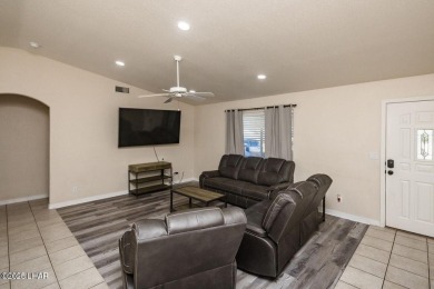 This inviting south-side home features an open concept living on London Bridge Golf Course in Arizona - for sale on GolfHomes.com, golf home, golf lot