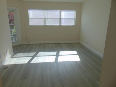 WELCOME TO THIS SPARKLING CONDO THAT HAS BEEN UPDATED on Poinciana Golf Club in Florida - for sale on GolfHomes.com, golf home, golf lot