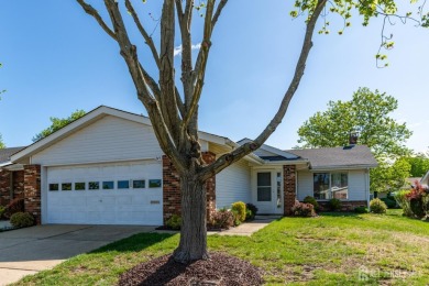 Welcome to this refreshed and expanded Braeburn model in the on Clearbrook Golf Club in New Jersey - for sale on GolfHomes.com, golf home, golf lot