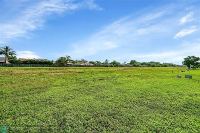 55+ COMMUNITY, THIS TURN KEY READY UNIT IS ON THE 1st FLOOR on Sunrise Lakes Phase III in Florida - for sale on GolfHomes.com, golf home, golf lot