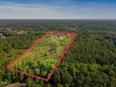 Welcome to your own 3-bedroom, 2-bath country retreat, perfectly on Carolina Lakes Country Club in North Carolina - for sale on GolfHomes.com, golf home, golf lot