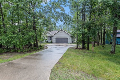 Clean, move-in ready 3 bed, 2 bath ranch in Michaywe with a on Michaywe Pines Course in Michigan - for sale on GolfHomes.com, golf home, golf lot