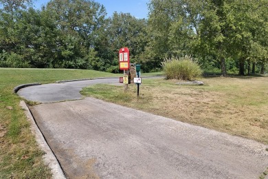 Welcome to this home in Deer Lake Estates! Featuring a NEW roof on Deer Lake Golf Club in Missouri - for sale on GolfHomes.com, golf home, golf lot