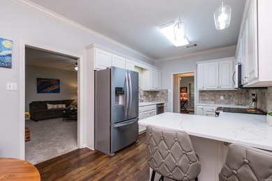 Wonderful one level located in the Country Club of Arkansas on The Country Club of Arkansas in Arkansas - for sale on GolfHomes.com, golf home, golf lot