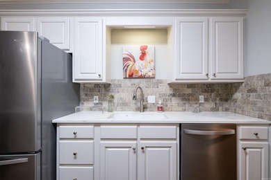 Wonderful one level located in the Country Club of Arkansas on The Country Club of Arkansas in Arkansas - for sale on GolfHomes.com, golf home, golf lot