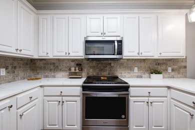 Wonderful one level located in the Country Club of Arkansas on The Country Club of Arkansas in Arkansas - for sale on GolfHomes.com, golf home, golf lot