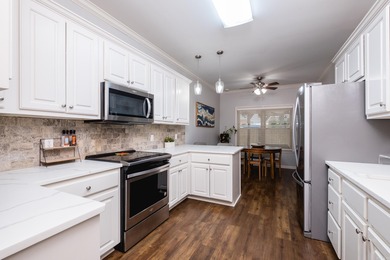 Wonderful one level located in the Country Club of Arkansas on The Country Club of Arkansas in Arkansas - for sale on GolfHomes.com, golf home, golf lot