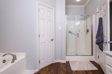 Wonderful one level located in the Country Club of Arkansas on The Country Club of Arkansas in Arkansas - for sale on GolfHomes.com, golf home, golf lot