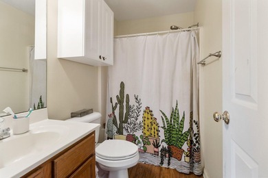 Vacation year round* Walk to Public Golf Course, lake for on Lakeside Golf Course in Kentucky - for sale on GolfHomes.com, golf home, golf lot