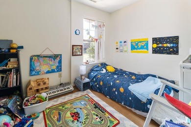 Vacation year round* Walk to Public Golf Course, lake for on Lakeside Golf Course in Kentucky - for sale on GolfHomes.com, golf home, golf lot