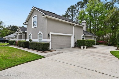 Beautifully maintained 4 bedroom, 4 bath home with a spacious on Golf Club At Fleming Island in Florida - for sale on GolfHomes.com, golf home, golf lot